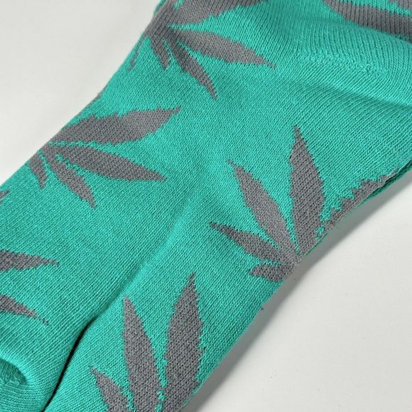 HUF Green And Grey  Plantlife Weed Marijuana Pot Leaf Socks - Picture 3 of 3
